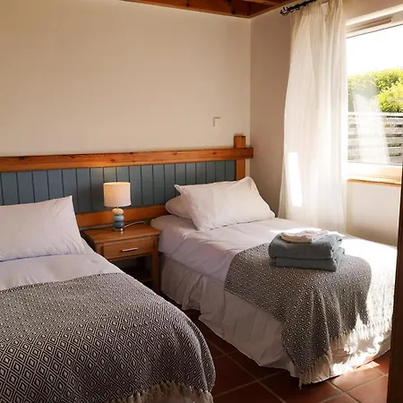4 Bedroomed Holiday Close To The Beach Prázdninový dům *