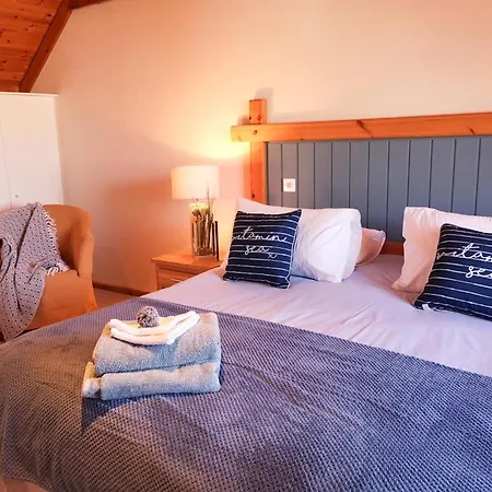 4 Bedroomed Holiday Close To The Beach * Waterville